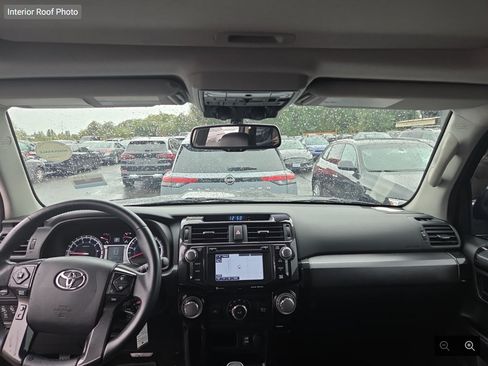 Used 2018 Toyota 4Runner TRD Off-Road Premium AWD/4WD image 12
