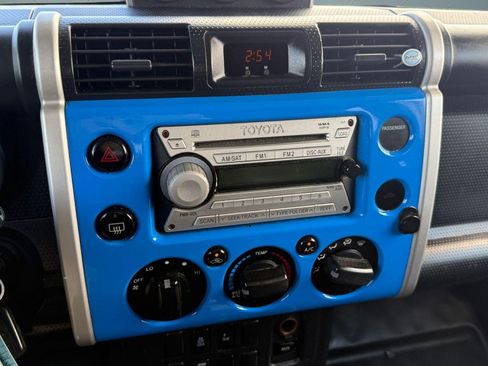 Used 2007 Toyota FJ Cruiser 4WD image 25