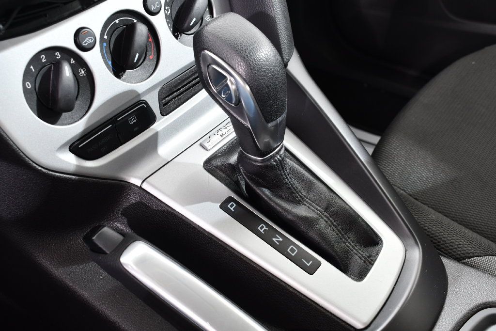 Used 2013 Ford Focus SE w/ SE Winter Pkg FWD image 31