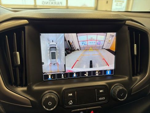 Used 2022 GMC Terrain AT4 w/ Infotainment Package II image 4