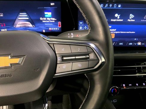 Used 2024 Chevrolet Traverse LT AWD/4WD image 19