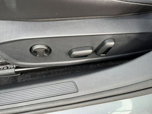 Used 2025 Volkswagen Jetta SE image 23