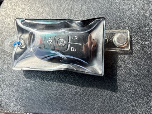 Used 2017 Ford Explorer XLT w/ Equipment Group 202A image 34