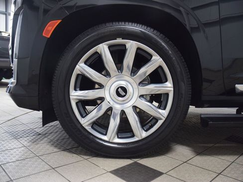 Used 2024 Cadillac Escalade ESV Premium Luxury Platinum AWD/4WD image 21