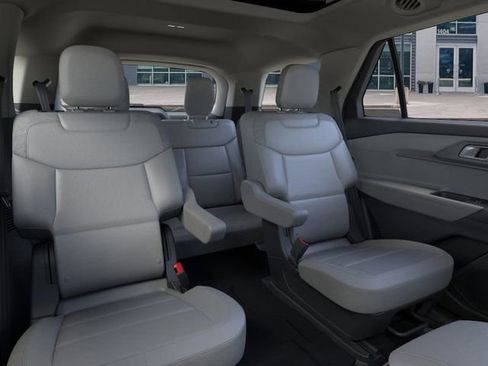 New 2026 Ford Explorer Active w/ Active Comfort Package AWD/4WD image 12