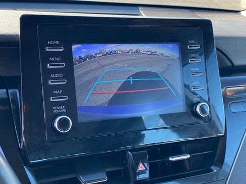 Used 2023 Toyota Camry SE image 9