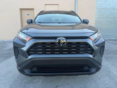 Used 2021 Toyota RAV4 LE FWD image 6