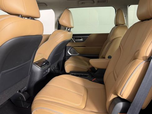 Used 2025 INFINITI QX80 Sensory image 26