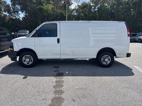 Used 2021 Chevrolet Express 2500 w/ Communications Package image 4