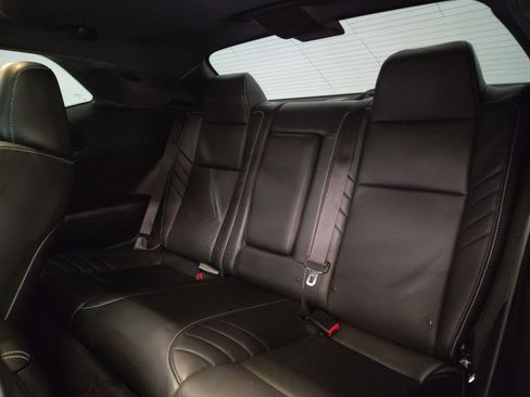 Used 2016 Dodge Challenger SRT Hellcat image 26