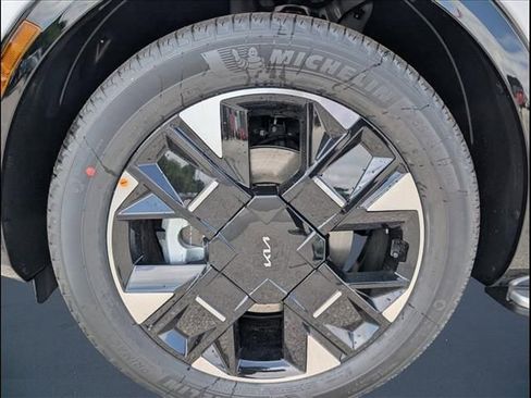 New 2026 Kia Sportage SX FWD image 16