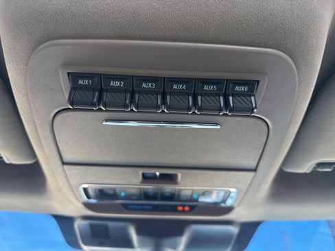 Used 2025 Ford F350 Platinum w/ Platinum Plus Package image 17