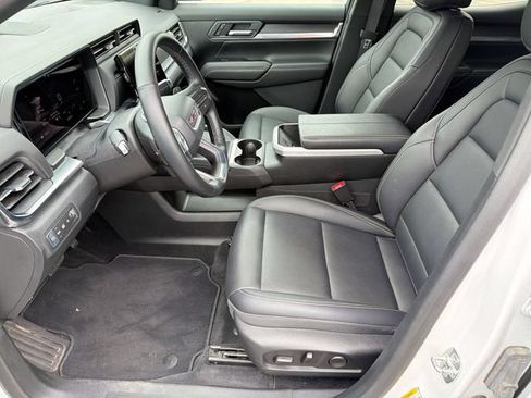 Used 2026 GMC Terrain Elevation w/ Elevation Premium Package FWD image 15