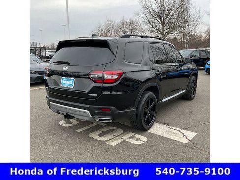Used 2023 Honda Pilot Touring image 6