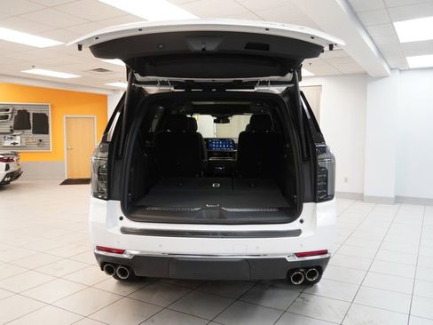 New 2025 Chevrolet Tahoe Premier w/ Sun And Tow Package AWD/4WD image 11