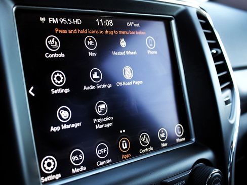 Used 2018 Jeep Grand Cherokee Altitude image 17