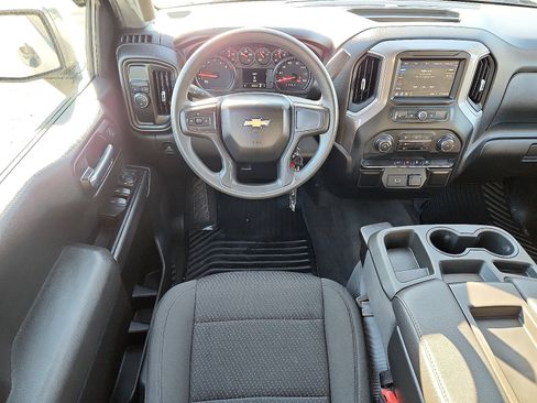 Used 2020 Chevrolet Silverado 1500 Custom w/ Custom Value Package image 11