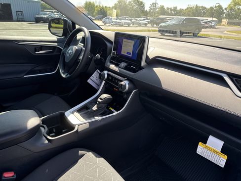 New 2025 Toyota RAV4 XLE w/ Convenience Package FWD image 33