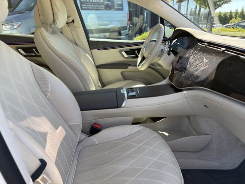 Used 2023 Mercedes-Benz EQS 580 4MATIC SUV image 35