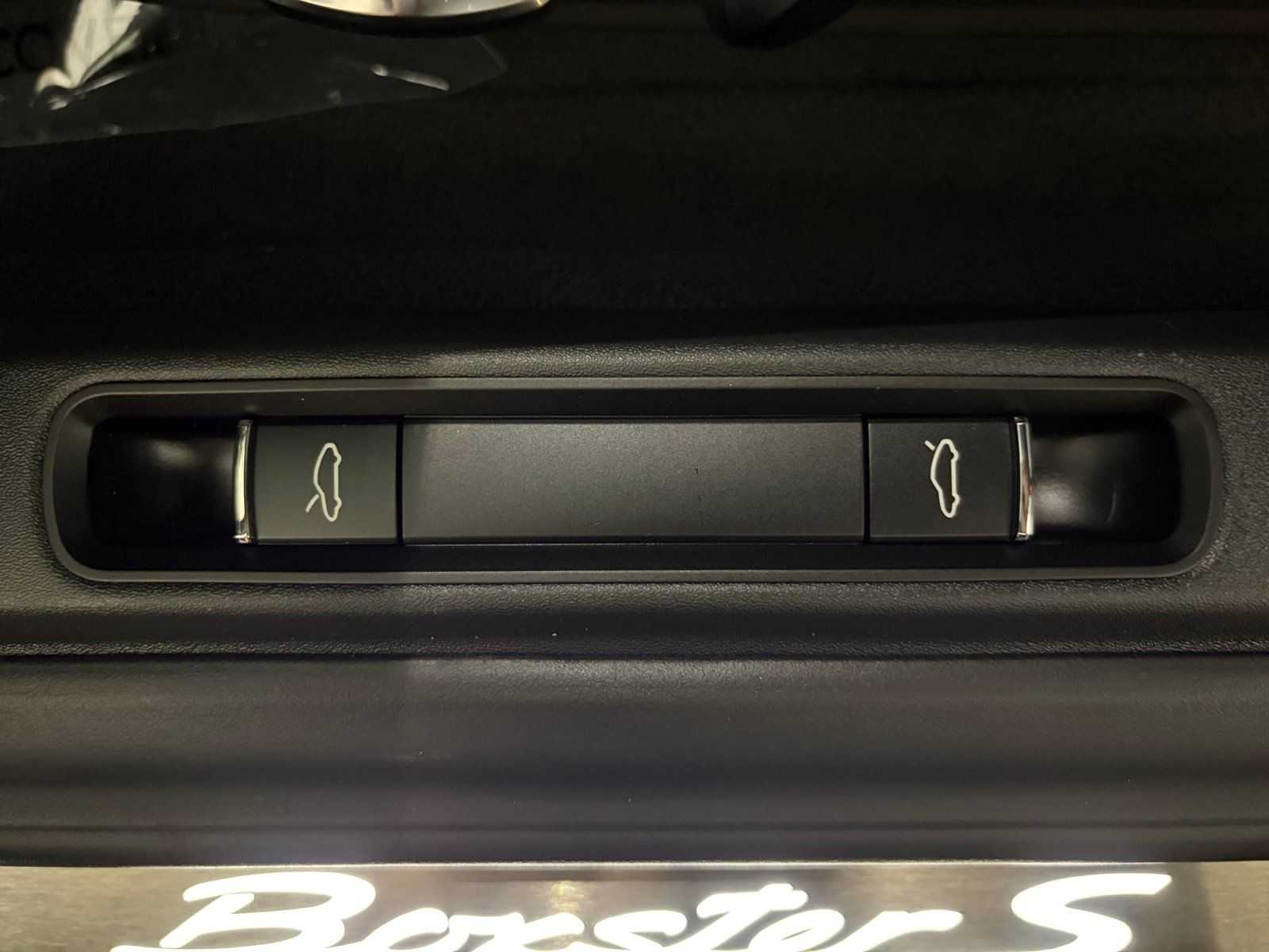 Certified 2025 Porsche 718 Boxster S RWD image 31