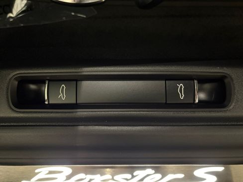 Certified 2025 Porsche 718 Boxster S RWD image 31