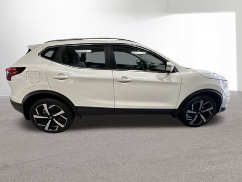 Certified 2022 Nissan Rogue Sport SL AWD/4WD image 42
