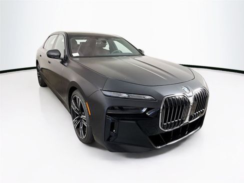 Used 2023 BMW 740i w/ Executive Package RWD image 32
