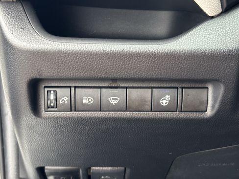 Used 2022 Toyota RAV4 XLE w/ XLE Grade Weather Package FWD image 30