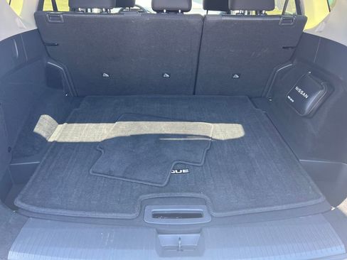 Used 2025 Nissan Rogue SV AWD/4WD image 16