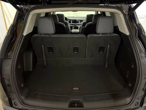 Used 2021 Buick Enclave Essence w/ Sun And Navigation Package AWD/4WD image 12