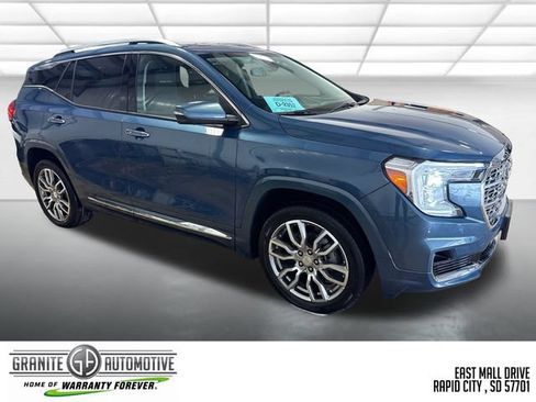 Used 2024 GMC Terrain Denali w/ Denali Premium Package AWD/4WD image 7