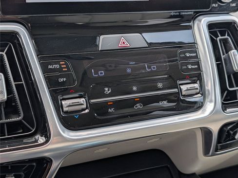 Used 2022 Kia Sorento SX FWD image 18
