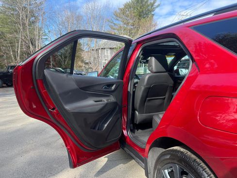 Certified 2024 Chevrolet Equinox RS AWD/4WD image 33