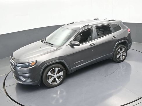 Used 2019 Jeep Cherokee Limited FWD image 45