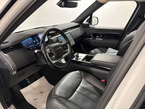 Used 2024 Land Rover Range Rover SE image 10