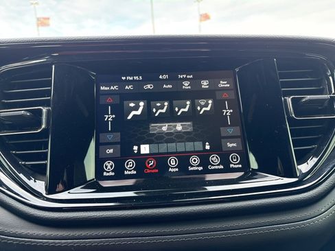 Used 2022 Dodge Durango GT image 17