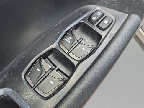 Used 2018 Hyundai Santa Fe Sport FWD image 16