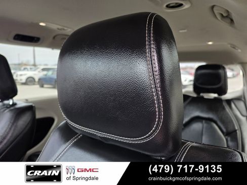 Used 2022 Chrysler Pacifica Touring-L FWD image 21