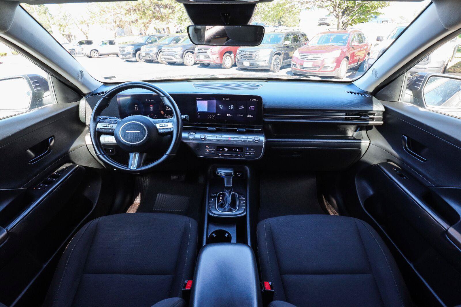 Used 2024 Hyundai Kona SEL AWD/4WD image 2