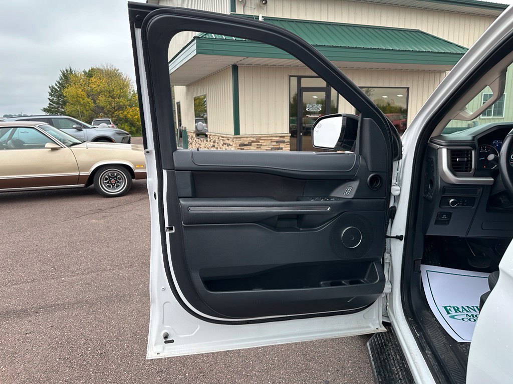Used 2022 Ford Expedition XL AWD/4WD image 11