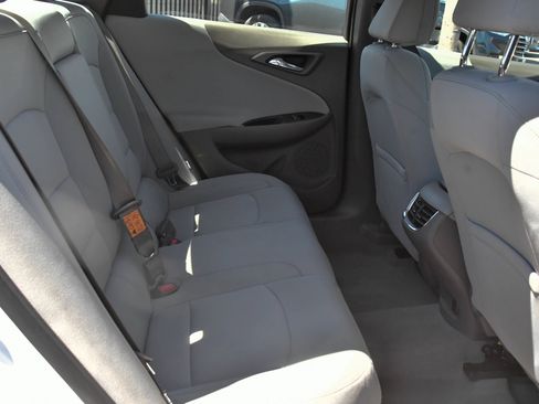 Used 2021 Chevrolet Malibu LT FWD image 36