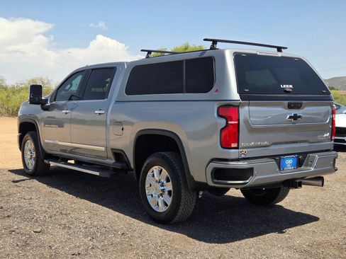 Used 2025 Chevrolet Silverado 2500 High Country w/ Technology Package AWD/4WD image 8