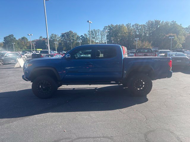 Used 2018 Toyota Tacoma TRD Sport w/ Technology Package AWD/4WD image 2