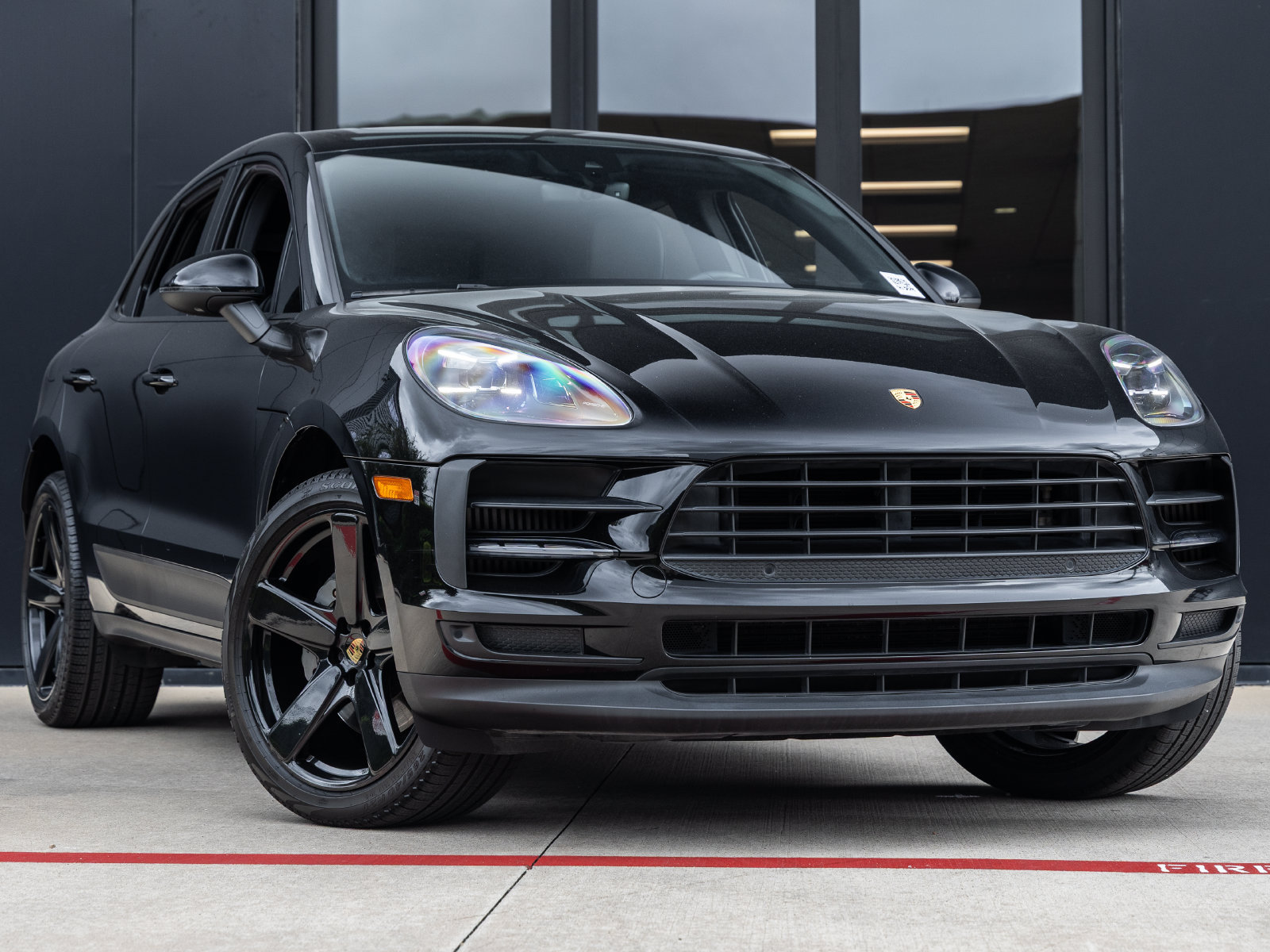 Certified 2019 Porsche Macan S AWD/4WD image 6
