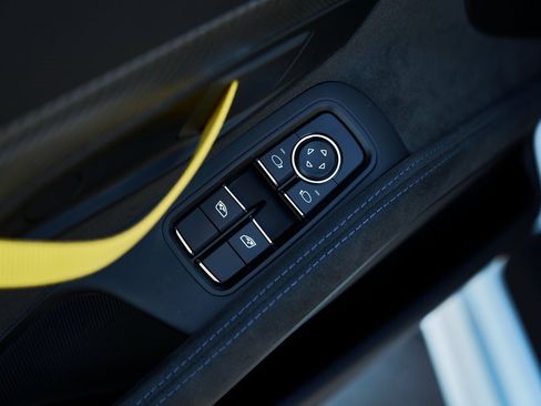 Used 2025 Porsche 718 Cayman GT4 RS w/ Weissach Package image 29