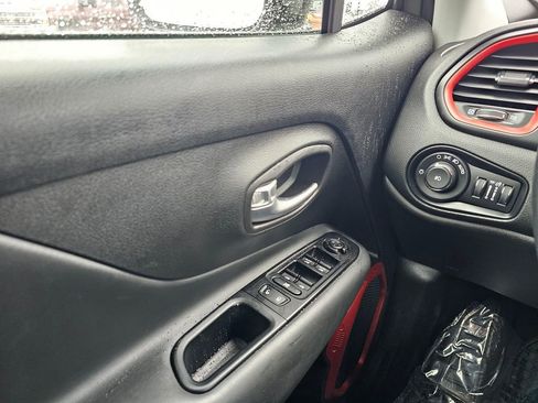 Used 2021 Jeep Renegade Trailhawk w/ Trailer Tow Group image 27