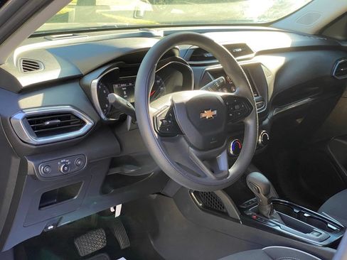 Used 2023 Chevrolet TrailBlazer LT FWD image 10