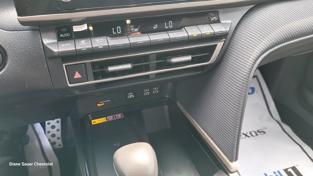 Used 2025 Toyota Camry SE FWD image 22