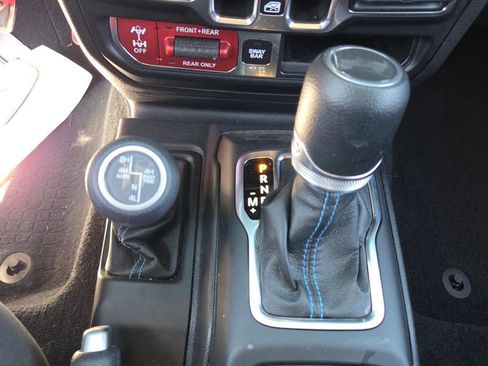 Used 2023 Jeep Wrangler Unlimited Rubicon 4xe AWD/4WD image 19