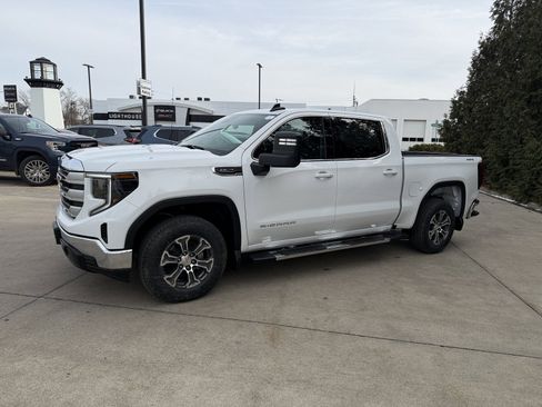 New 2026 GMC Sierra 1500 SLE w/ Max Trailering Package image 7